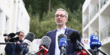 Avusturya'da FPÖ Seçim Zaferi: Koalisyon Krizi!