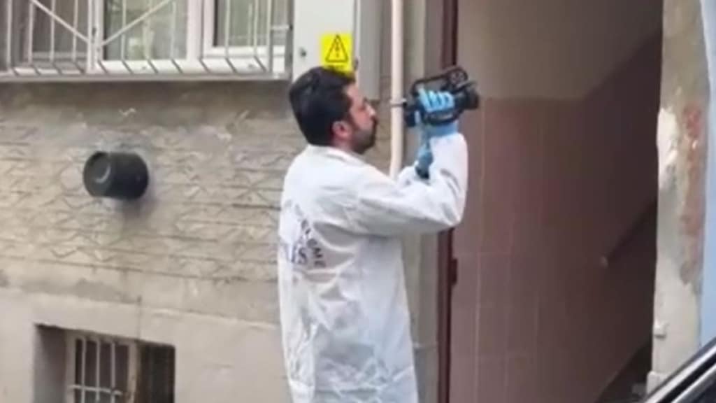 Son nefesini apartmanda verdi