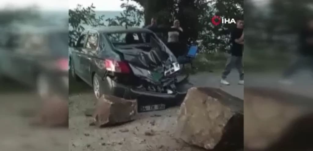 Dev kaya otomobile düştü