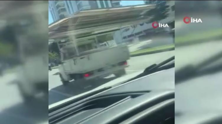 Yük Halindeki Kamyonete Dikkat Çekildi