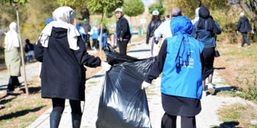 Muş’ta 500 genç el ele çöp topladı