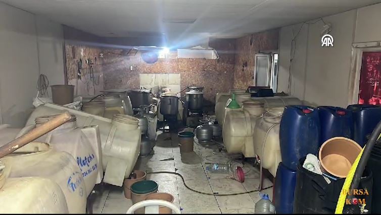 Bursa'daki Kaçak Alkol Baskınından Görüntüler