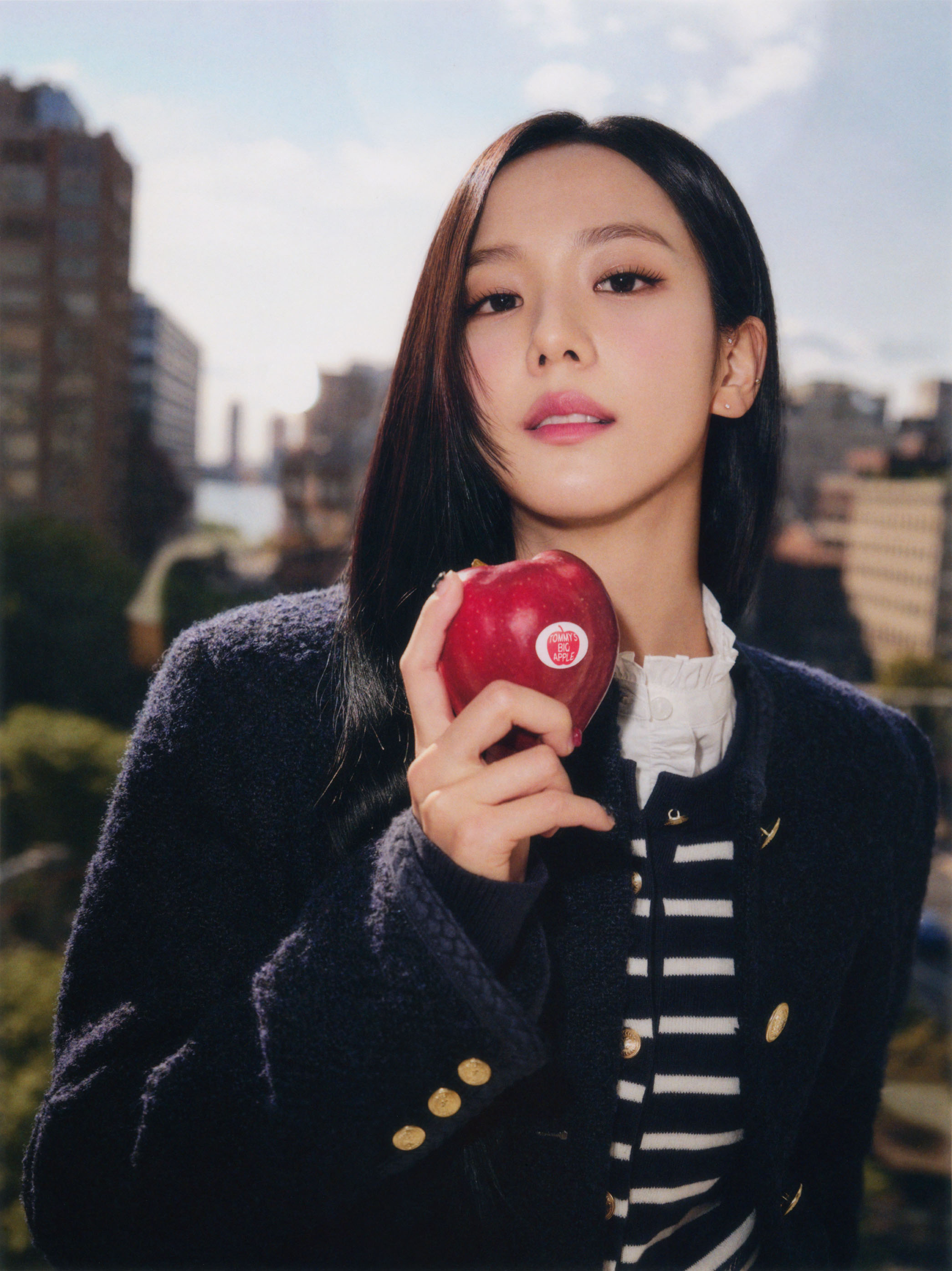 JISOO Tommy Hilfiger