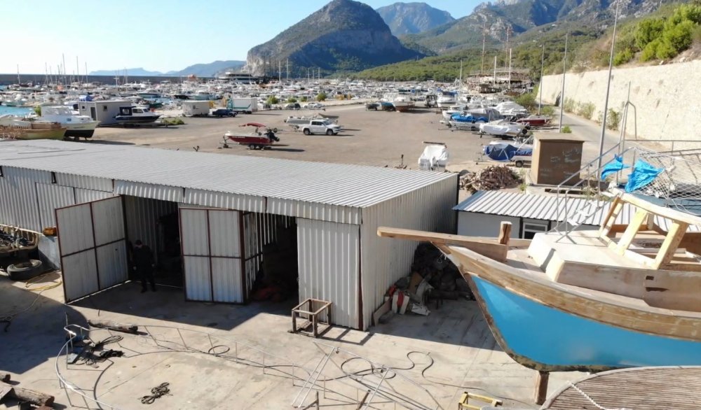 1729783657 42 Antalyada Balikci Barinagina Rusvet Operasyonu Fiziki ve teknik takip yapıldı! Antalya Balıkçı Barınağı’nda operasyon