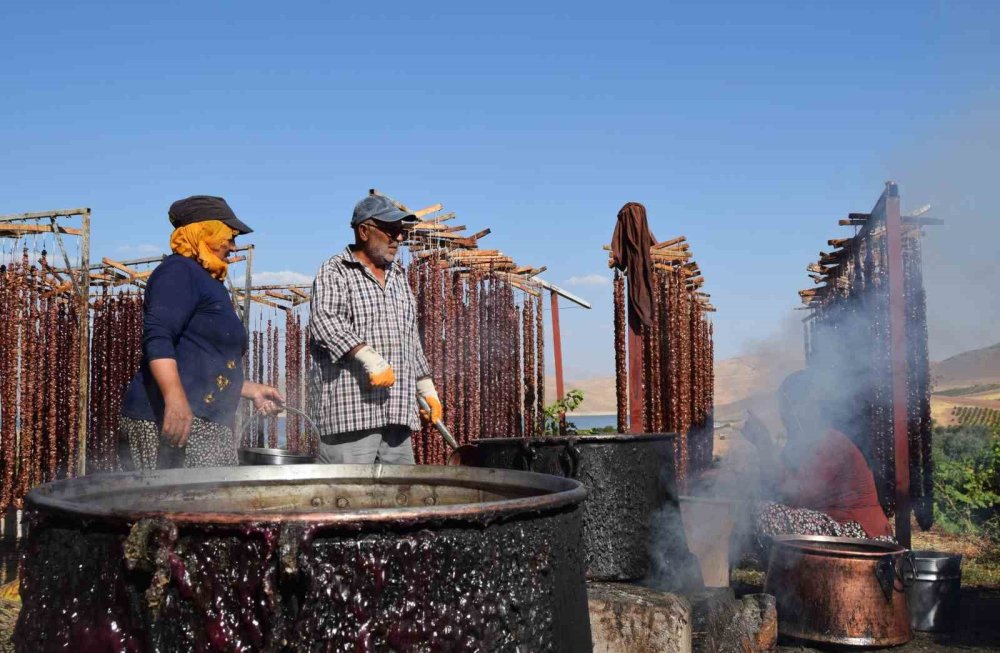 1729844580 502 Kisin Sifa Kaynagi Dogal Cevizli Sucuk Kış aylarının vazgeçilmezi! Doğal malzemelerle üretiliyor adeta şifa deposu