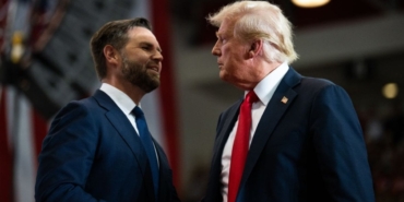 Trump'ın sağ kolundan 'iç düşman' açıklaması