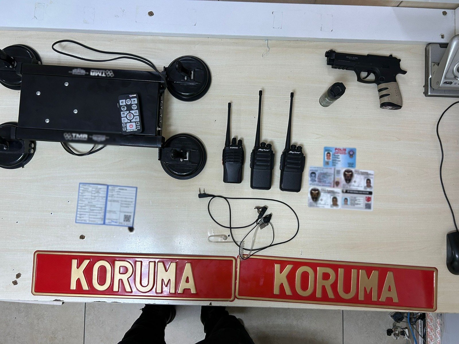 1730128563 611 Sahte Polis Kartiyla Cakarli Aracta Yakaladi Görüntü 2