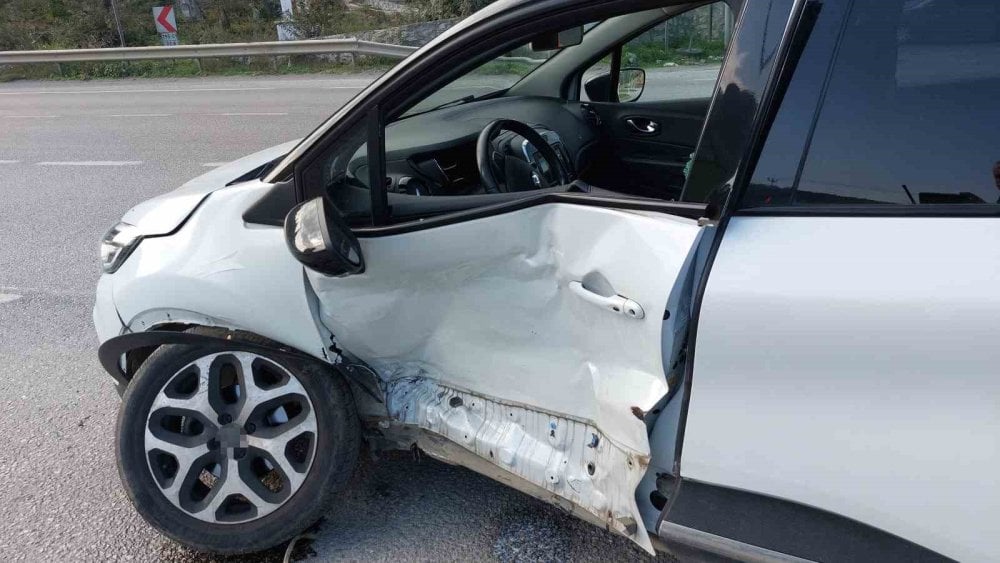 1730252203 643 Samsunda Kaza Surucu Hastaneye Gitmek Istemedi Kazanın ardından bir görüntü