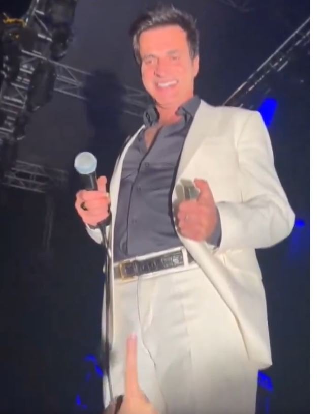 1730276775 257 Teomanin Konserinde Hayranina Tepki Cekti tt.jpg