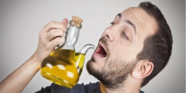 Aç Karnına Zeytinyağı: Faydaları ve Dikkat Edilmesi Gerekenler