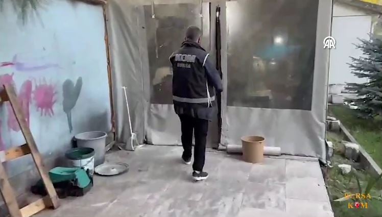 Bursa'daki Operasyonda Ele Geçirilen Kaçak Alkol