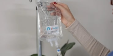 Evde Serum Uygulamaları: Sağlığınıza Tehlike!