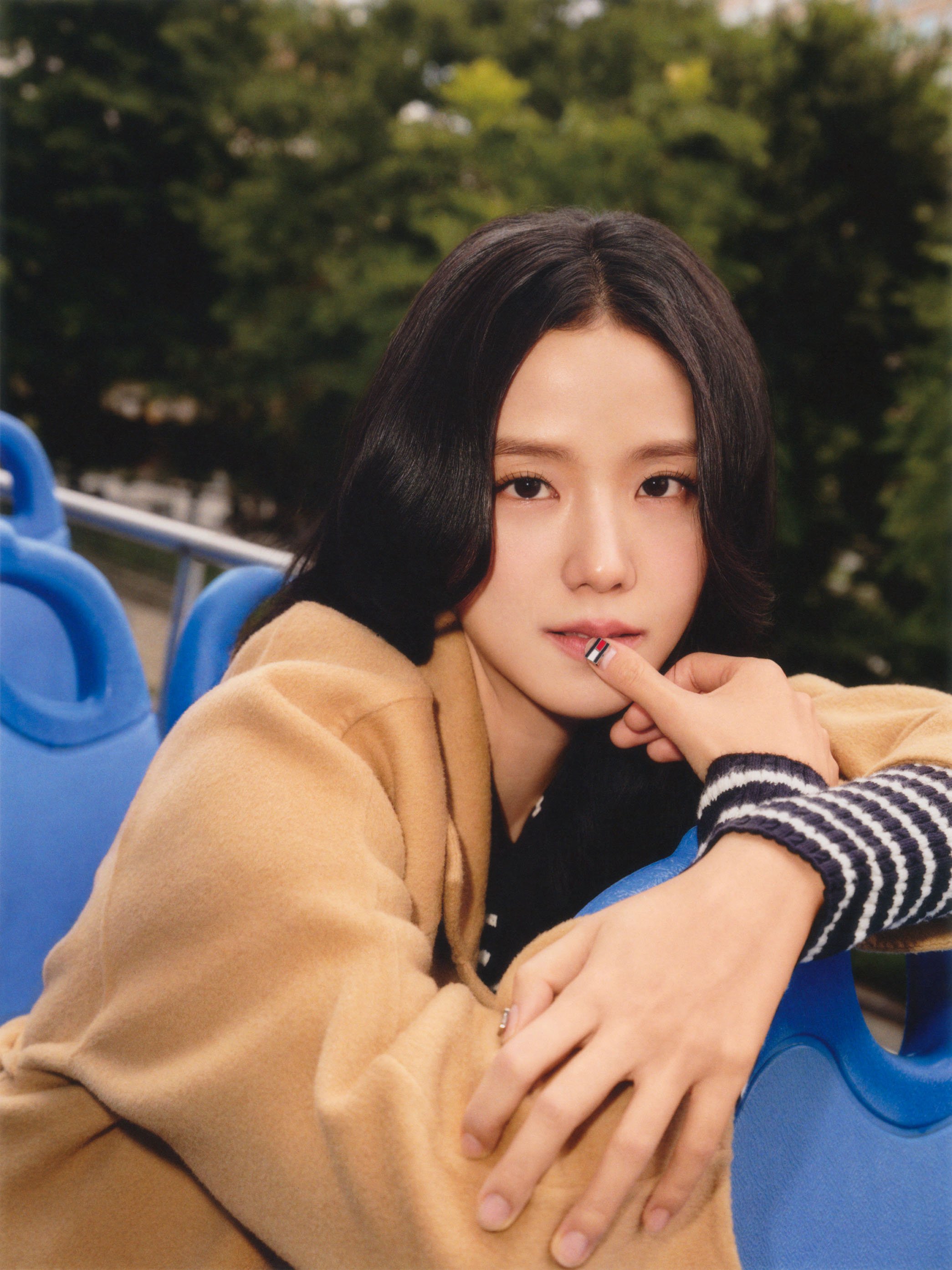 JISOO Tommy Hilfiger