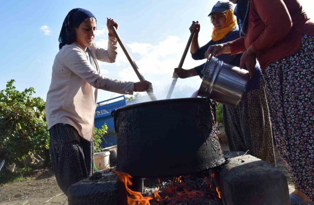 Kisin Sifa Kaynagi Dogal Cevizli Sucuk Kış aylarının vazgeçilmezi! Doğal malzemelerle üretiliyor adeta şifa deposu