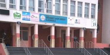 Bolu'da ilkokulda yangın merdiveninden düşen öğrenci yaralandı