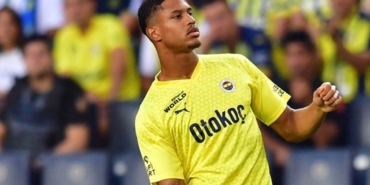 Oosterwolde ameliyat olacak. İstanbul’dan ayrıldı