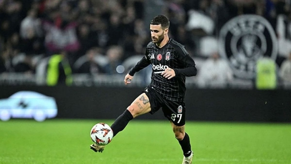 Rafa Silva kanada geçince etkisiz kalıyor. Hiç gol atamadı