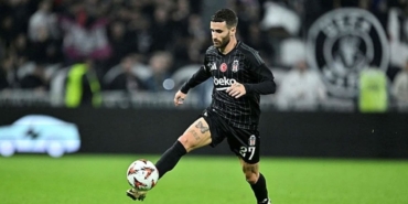 Rafa Silva kanada geçince etkisiz kalıyor. Hiç gol atamadı