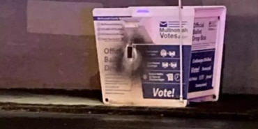 ABD’de seçim sandıkları kundaklandı: Yüzlerce oy pusulası yandı