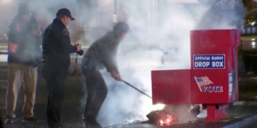 Seçim sandıkları yakıldı