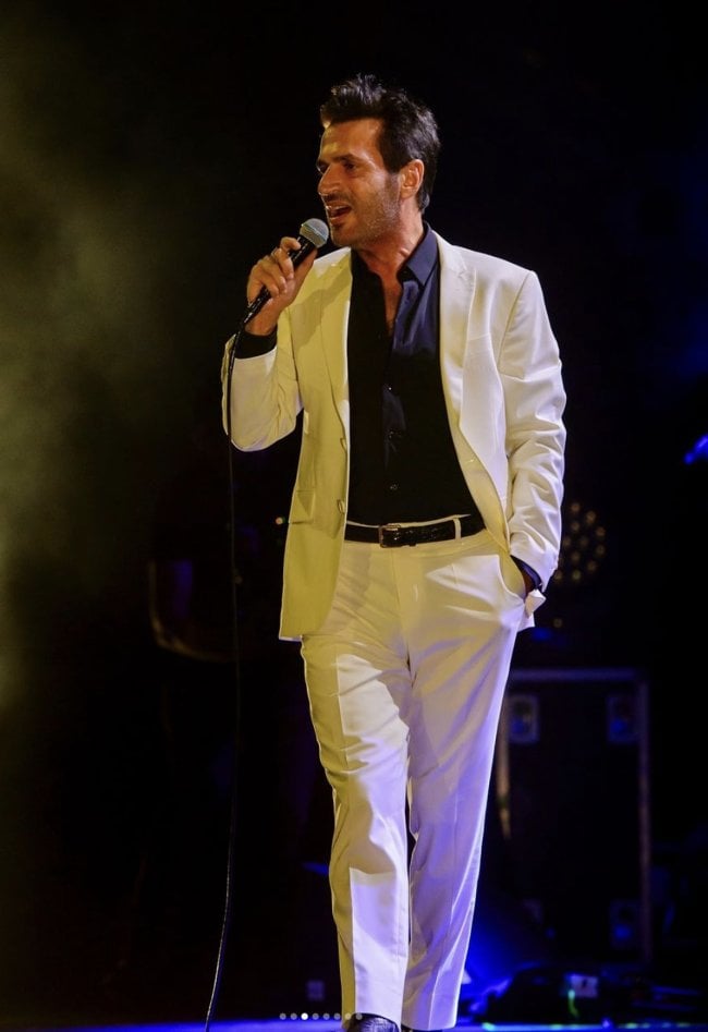 Teomanin Konserinde Hayranina Tepki Cekti s-68edbd0c87a37a803a3897aa1839f998ded6a5fc.jpg