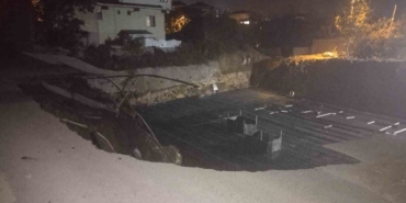 Üsküdar’da istinat duvarı çöktü! 3 katlı bina boşaltıldı