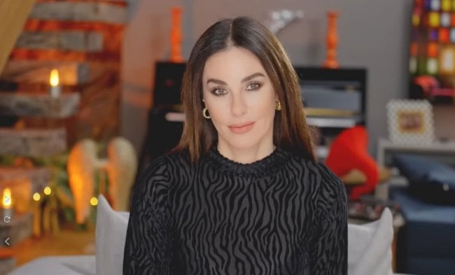 1730411026 404 Defne Samyelinin Genclik Sirri Yuz Yogasi Defne Samyeli