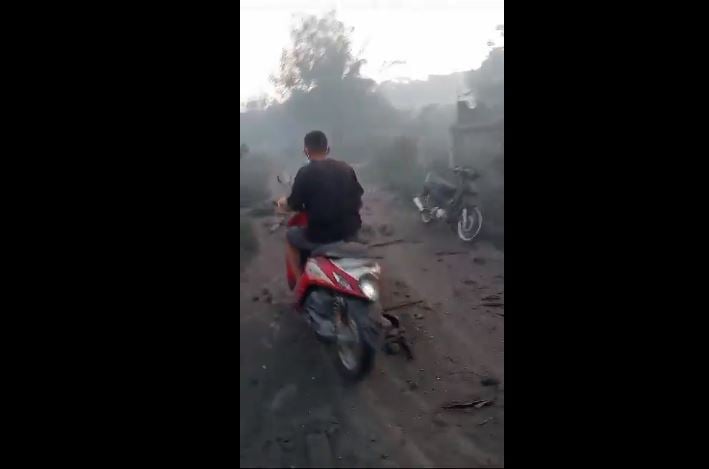 Köylerdeki yangın görüntüsü