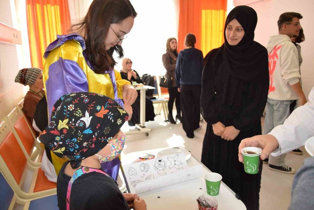 1731568638 811 Losemili Cocuklara Moral Dolu Etkinlik Duzenlendi Lösemili çocuklara moral etkinliği düzenlendi