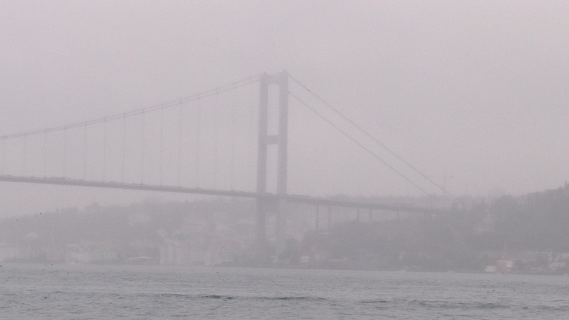 İstanbul Boğazında Sis