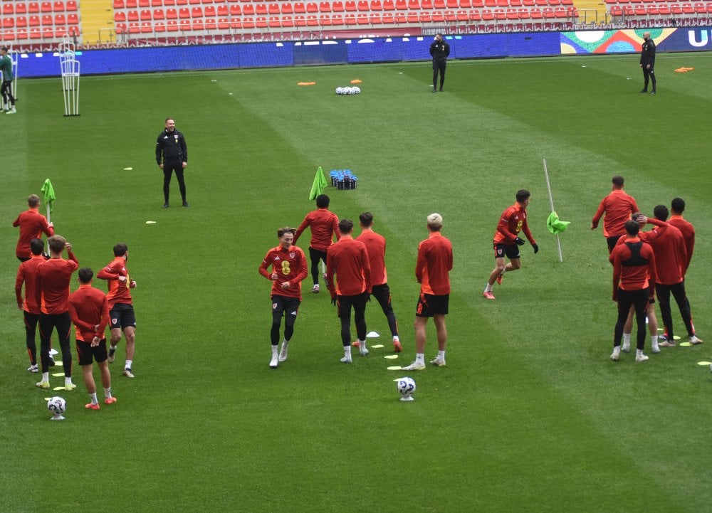 1731761518 618 Galler Turkiye Macina Hazirliklarini Tamamladi Galler, Türkiye maçına hazır