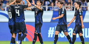 Japonya, Çin'i rahat geçti