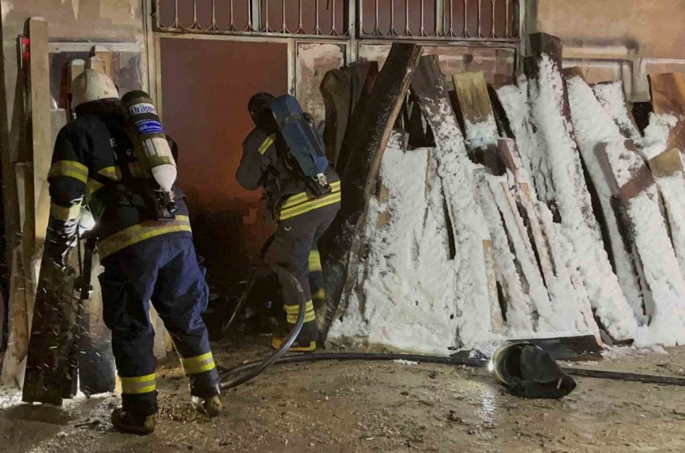 1732442911 857 Eskisehirde Mobilya Atolyesinde Yangin Cikti Yangın sonrası genel görüntü