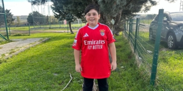 Kerem’im İmzalı forması Rüzgar’a ulaştı