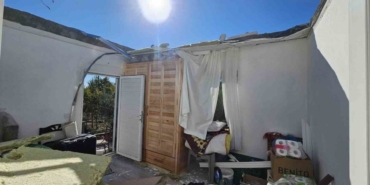 Köyceğiz’de şiddetli rüzgar çatı uçurdu