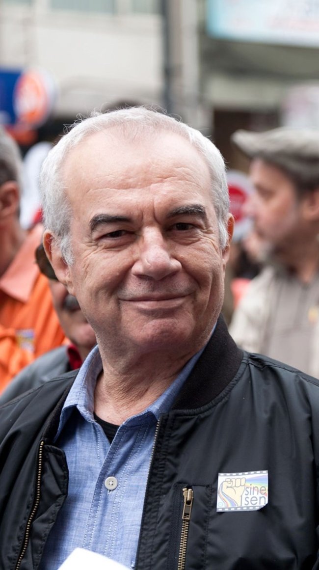 1732801553 840 Unlu Yonetmen Serif Goren Hastaneye Kaldirildi Resim