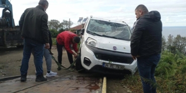 Hafif ticari çay bahçesine yuvarlandı!