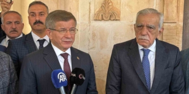 Ahmet Davutoğlu, Ahmet Türk ile görüştü