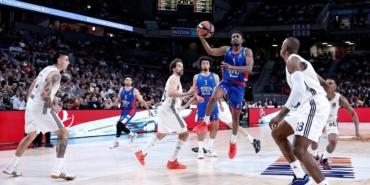 Real Madrid - Anadolu Efes: 64-74