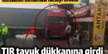 Ankara’da TIR kaygan zeminde hızını alamadı: Tavuk dükkanına girdi