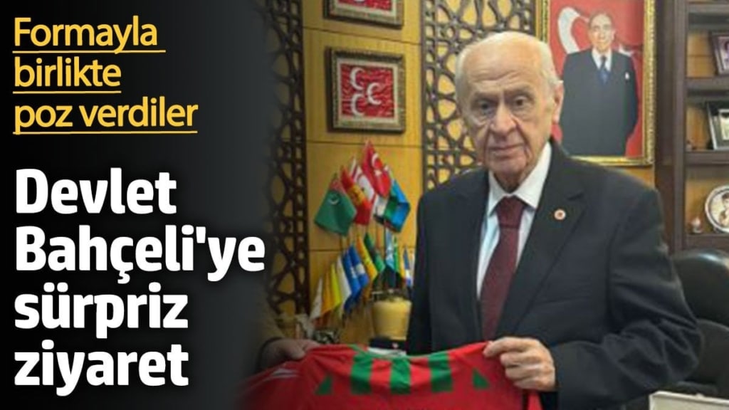 Devlet Bahçeli'ye sürpriz ziyaret. Diyarbakırspor forması hediye edildi