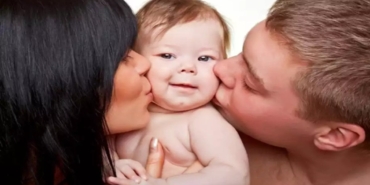 Bebekleri Öpmek Güvenli Mi? Uzmanlardan Uyarılar