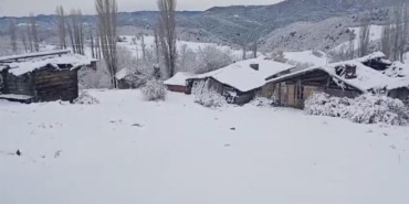 Çorum’da kar yağışı köyleri beyaza bürüdü! Kar kalınlığı 30 santimetreye ulaştı
