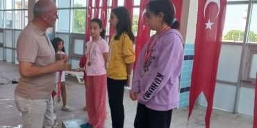 Cumhuriyet Bayramı yüzme şenliği düzenlendi