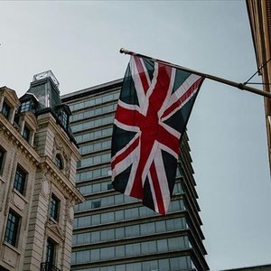 Draghiden ABye Ingiltereden Ders Alinmali İNGİLTERE'DE 40 MİLYAR STERLİNLİK VERGİ ARTIŞI