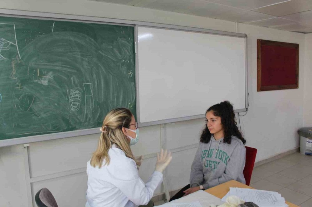 Duzcede Ogrencilere Agiz ve Dis Taramasi Yapildi Düzce’de okullarda ağız ve diş sağlığı taraması yapıldı