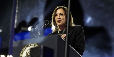 Harris, Trump'ı Seçim Zaferi İçin Tebrik Etti!