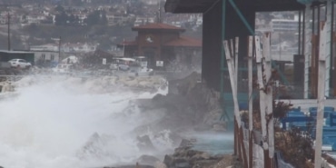 İstanbul'da lodos hayatı zorlaştırdı