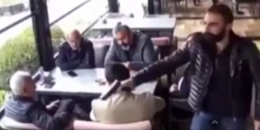 Kafedeki adamı gözünü kırpmadan vurdu