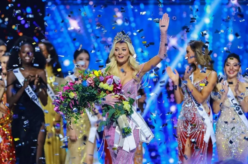 Victoria Kjær Theilvig